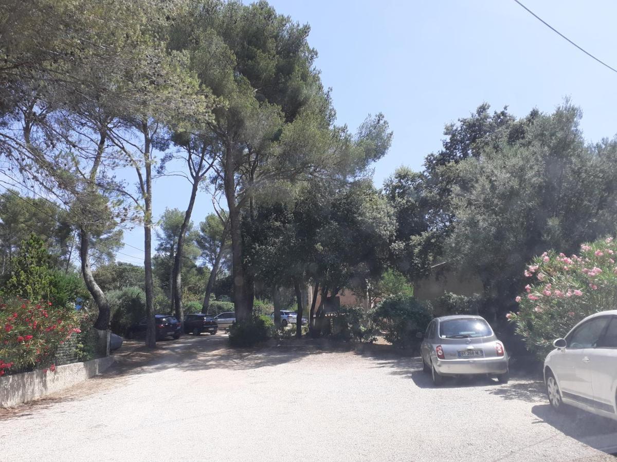 Villa Club Sanary Dans Residence Fermee Et Arboree 10Min A Pied De La Plage Luaran gambar